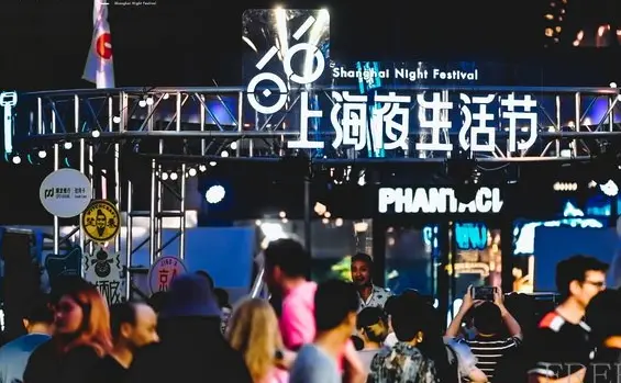 金陵东路骑楼 ➔ 延安东路隧道【老上海风情街拍】一场穿越百年的视觉暴击📸