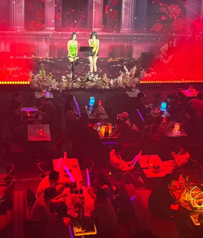 大世界游乐场：延安东路音乐厅旁永不落幕的欢乐地标🎪