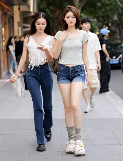 上海同城交友活动推荐：解锁夜生活网红地标，遇见有趣的灵魂 🌃